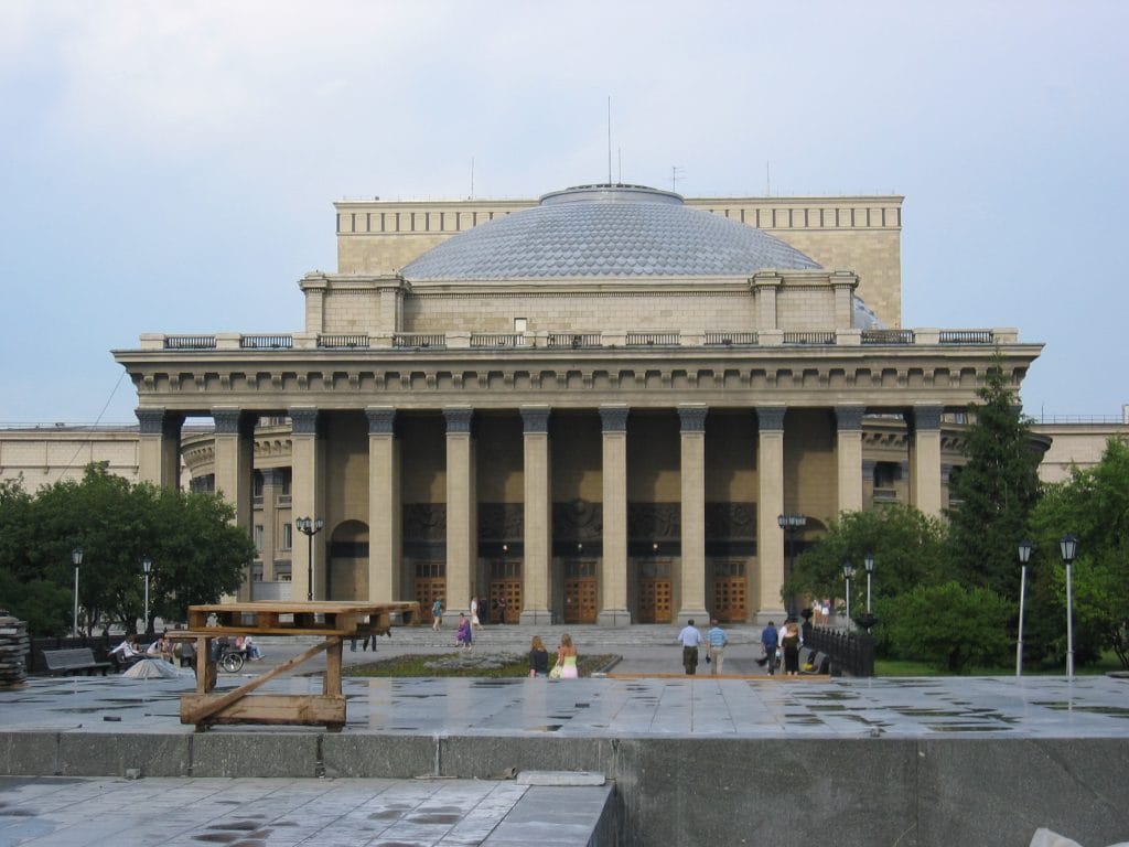 Novosibirsk Opera- en Ballettheater, het grootste theatervgebouw van Rusland met een koepel van 60 meter breed