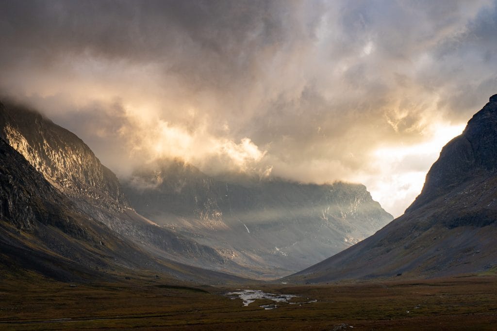 De Kebnekaise Fjällstation, berghut aan de voet van de 2.096 meter hoge Kebnekaise in Norrbotten, de hoogste berg van Zweden. September 2019.