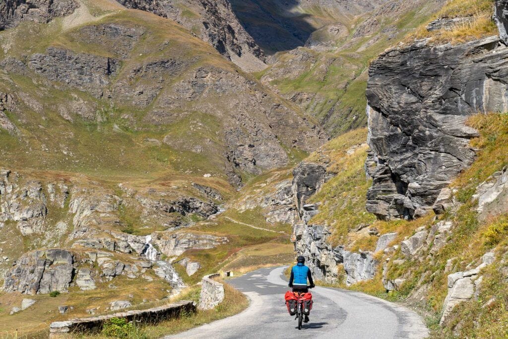 Jeroen Kleiberg. Fiesen door de Alpen. Publicatie de Wereldfietser