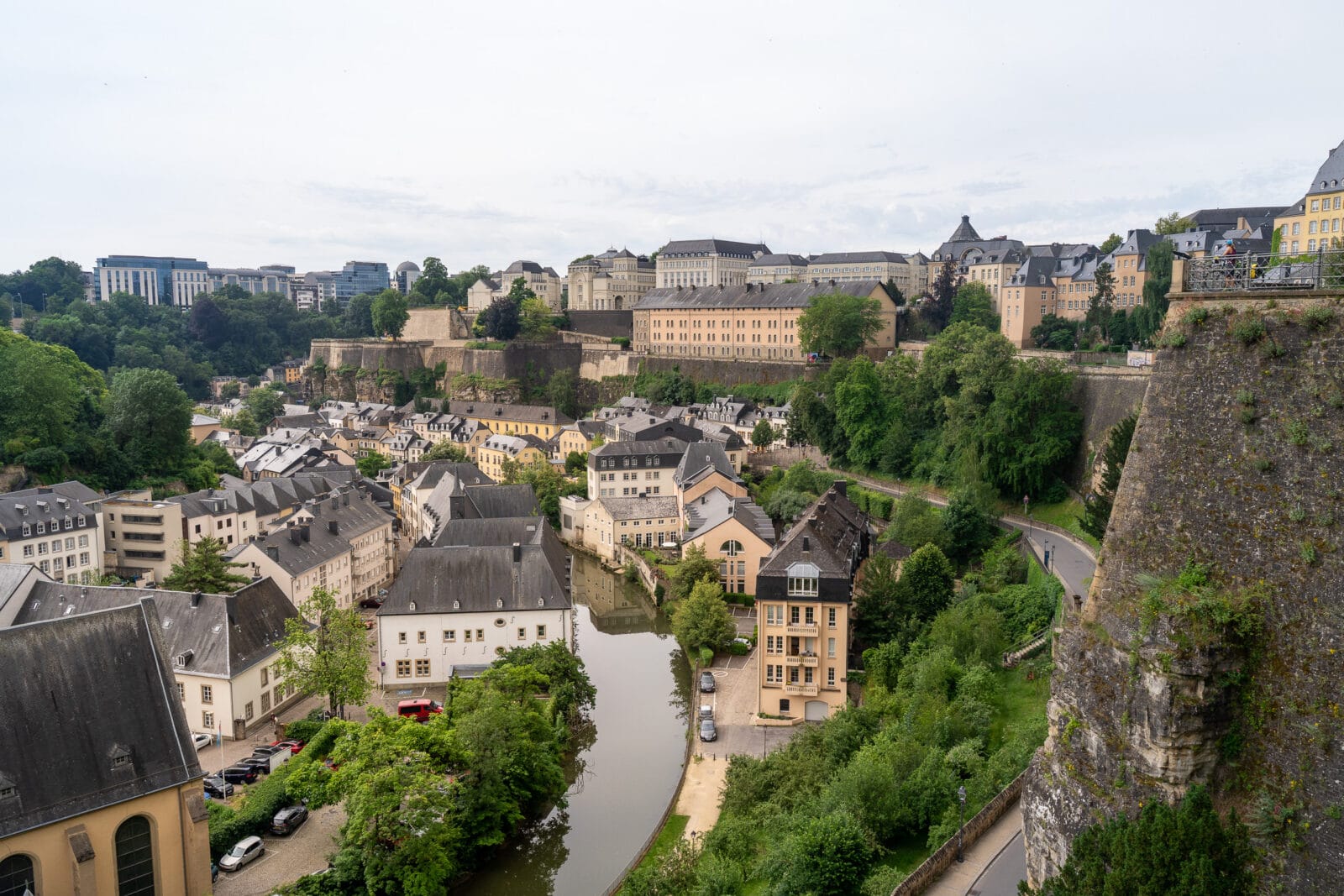 Uitzicht over het Grund en het Alzettedal, Luxemburg-Stad